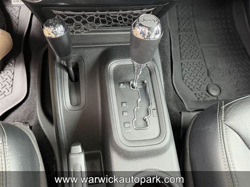 Used 2012 Jeep Wrangler Unlimited Sahara w/ Max Tow Pkg AWD/4WD image 13