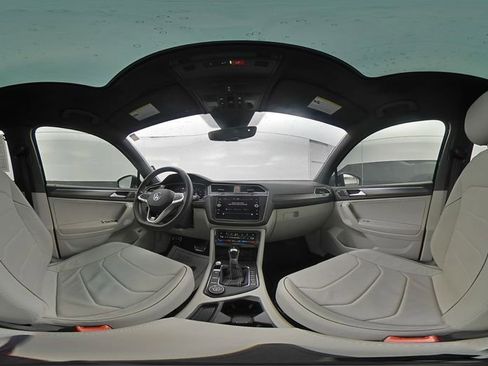 Used 2023 Volkswagen Tiguan SEL R-Line image 13
