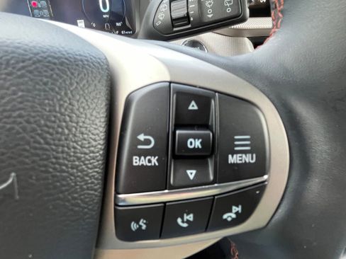 Used 2025 Ford Explorer Active w/ Active Comfort Package image 15