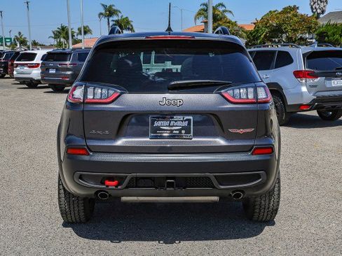 Used 2022 Jeep Cherokee Trailhawk w/ Premium Leather Package AWD/4WD image 5