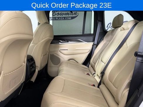 Used 2023 Jeep Grand Cherokee Limited w/ Luxury Tech Group II AWD/4WD image 13