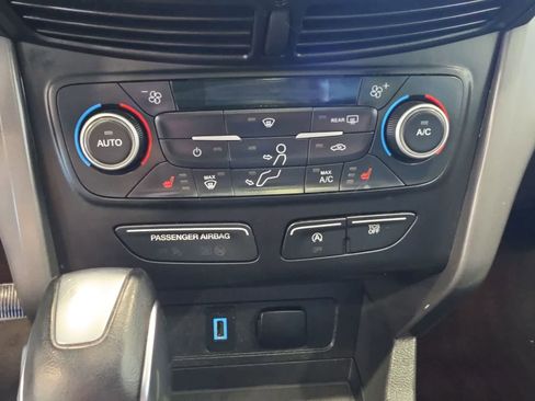 Used 2019 Ford Escape SEL AWD/4WD image 24