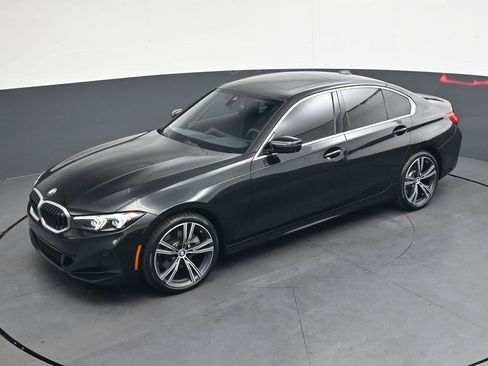 Used 2024 BMW 330i Sedan w/ Convenience Package RWD image 24