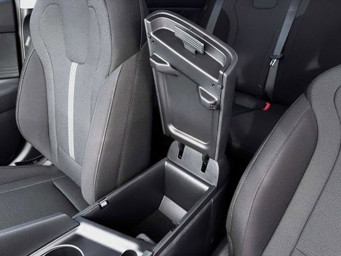 New 2026 Hyundai Elantra SE image 18