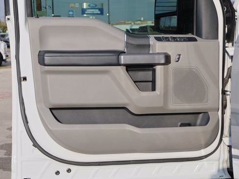 Certified 2020 Ford F250 XLT w/ Tremor Off-Road Package image 12