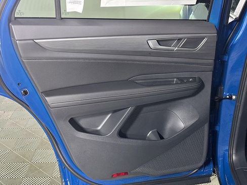 New 2025 Volkswagen Atlas Cross Sport SE image 18