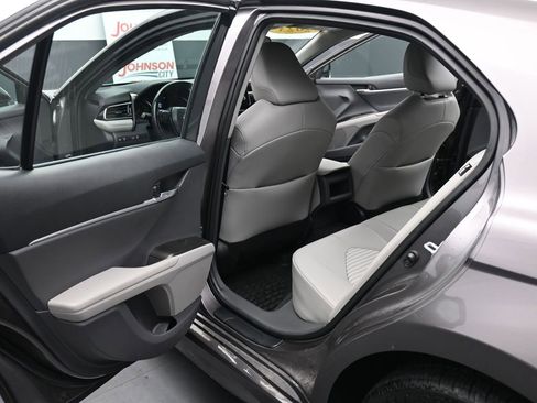 Used 2023 Toyota Camry SE image 16