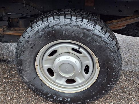 Used 2011 Ford F250 XL w/ Snow Plow Prep Pkg image 7