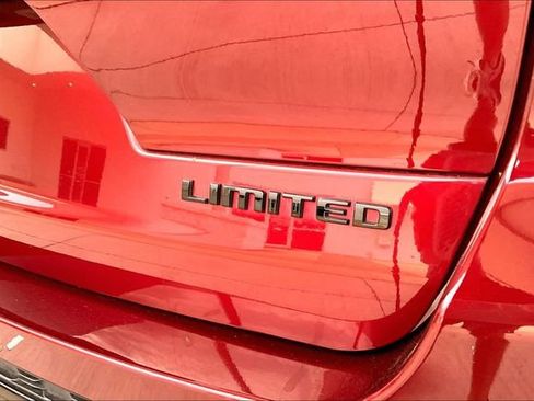 Used 2024 Jeep Grand Cherokee L Limited w/ Luxury Tech Group II AWD/4WD image 24