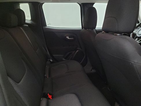 Used 2020 Jeep Renegade Sport image 19