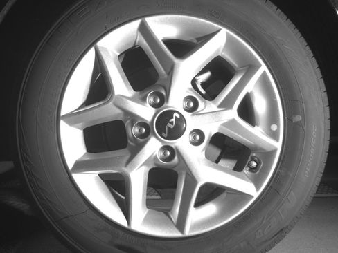 Used 2025 Kia Soul LX w/ LX Technology Package FWD image 14