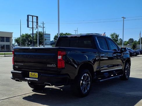 Used 2023 Chevrolet Silverado 1500 High Country w/ Technology Package AWD/4WD image 2