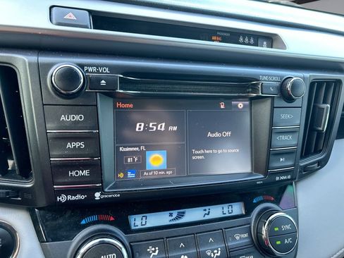Used 2018 Toyota RAV4 XLE FWD image 22