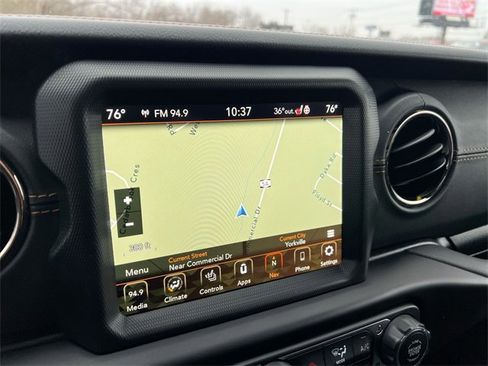 Used 2022 Jeep Gladiator Overland image 14