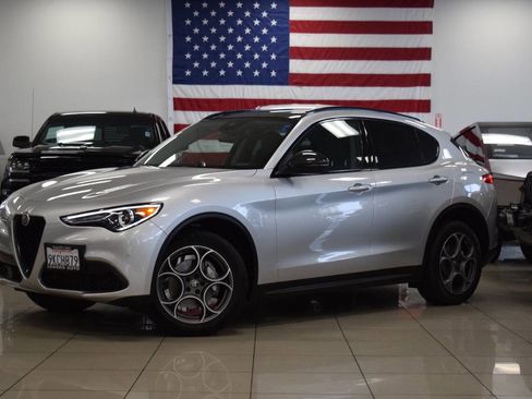 Used 2021 Alfa Romeo Stelvio Sprint w/ Nero Edizione image 11