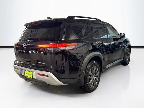 Used 2024 Nissan Pathfinder SV AWD/4WD image 5
