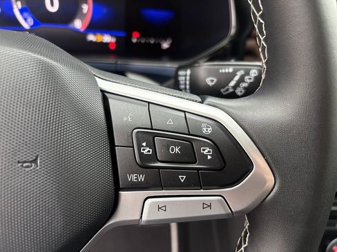 Used 2023 Volkswagen Taos SE image 16