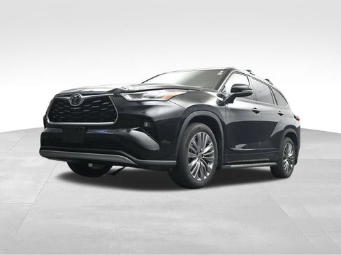 Used 2021 Toyota Highlander Platinum FWD image 9