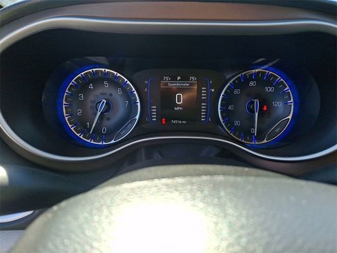 Used 2023 Chrysler Voyager LX image 22