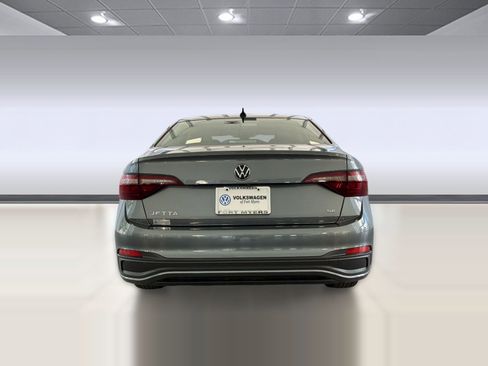 Used 2023 Volkswagen Jetta SE FWD image 10