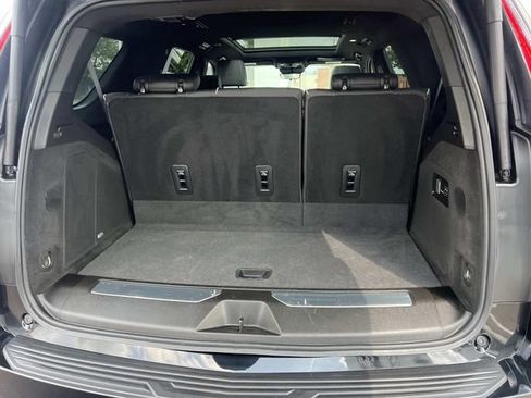 Used 2022 Cadillac Escalade Premium Luxury AWD/4WD image 10