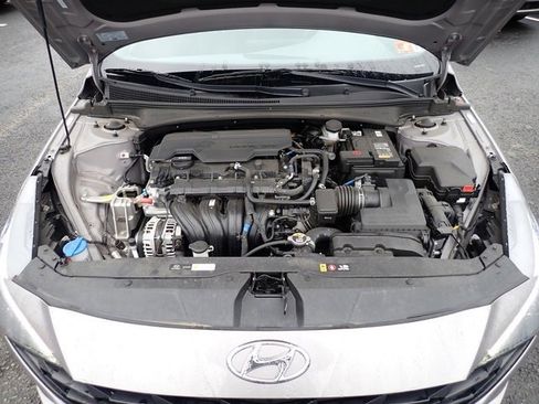 Used 2023 Hyundai Elantra SEL image 13