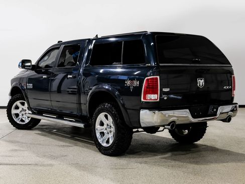 Used 2018 RAM 1500 Laramie w/ Convenience Group AWD/4WD image 8