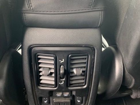 Used 2019 Jeep Grand Cherokee High Altitude AWD/4WD image 8