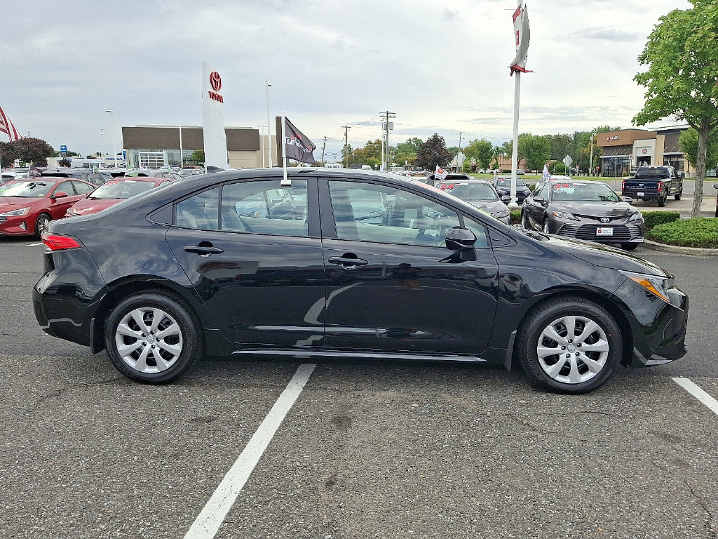 Used 2026 Toyota Corolla LE FWD image 7