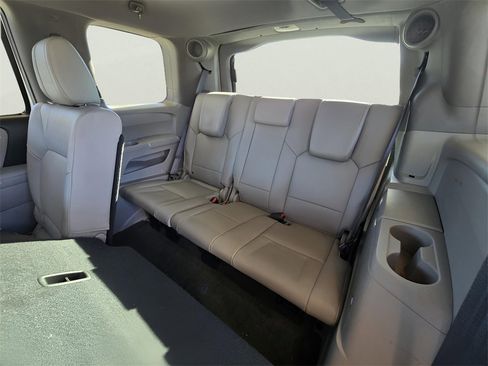 Used 2015 Honda Pilot Touring image 17