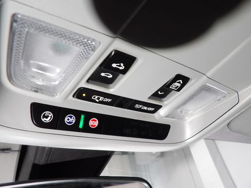 Used 2022 Chevrolet Malibu LT FWD image 21