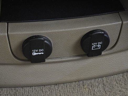 Used 2015 Chrysler Town & Country Touring w/ Driver Convenience Group image 50