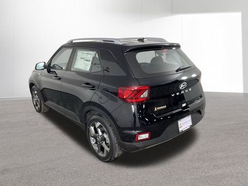 Certified 2025 Hyundai Venue SEL image 36
