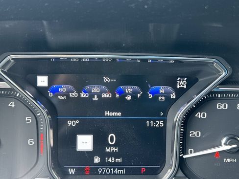 Used 2021 GMC Yukon XL AT4 w/ AT4 Premium Package AWD/4WD image 4