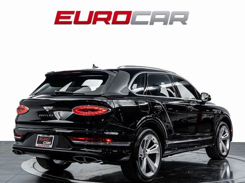 Used 2024 Bentley Bentayga image 5