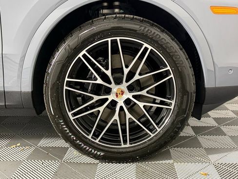 New 2026 Porsche Cayenne image 14