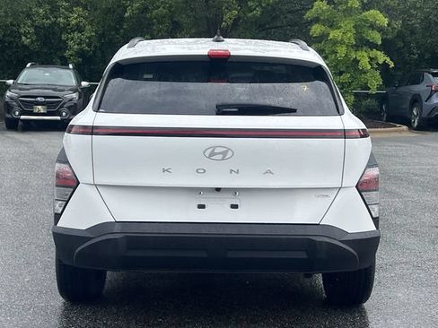 Certified 2025 Hyundai Kona SEL AWD/4WD image 4