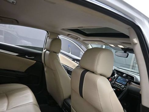 Used 2020 Honda Civic Touring image 31