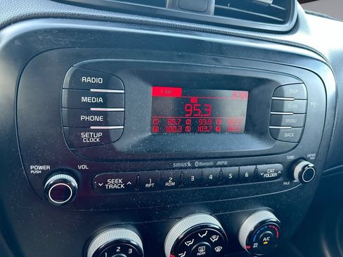 Used 2016 Kia Soul FWD image 20