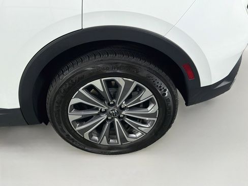 Used 2024 Buick Envision Preferred AWD/4WD image 11
