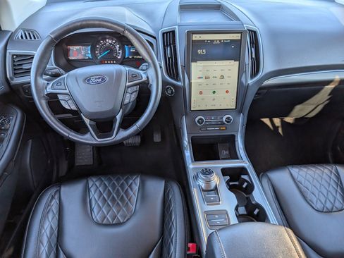 Used 2024 Ford Edge Titanium image 11