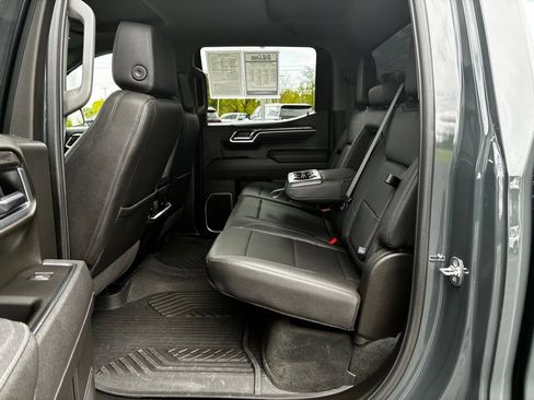 Used 2025 Chevrolet Silverado 1500 LTZ AWD/4WD image 26