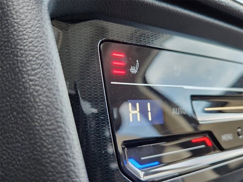 New 2025 Volkswagen Taos SEL image 21