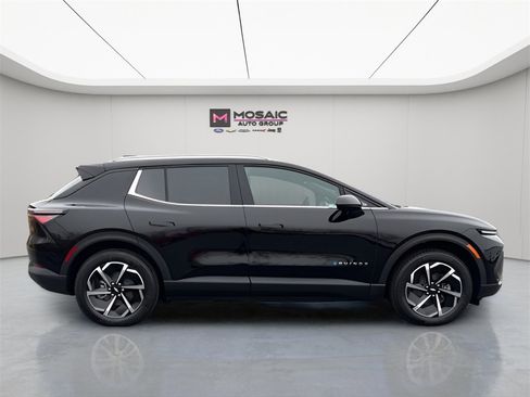 New 2026 Chevrolet Equinox EV LT image 8