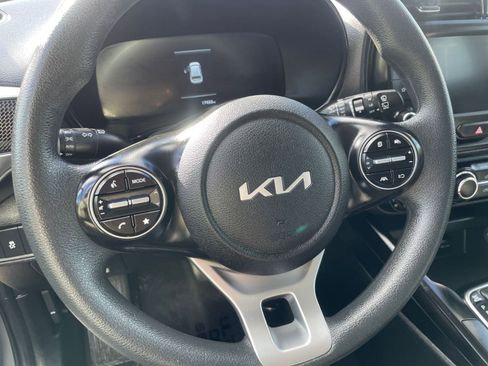 Used 2025 Kia Soul LX w/ LX Technology Package image 31