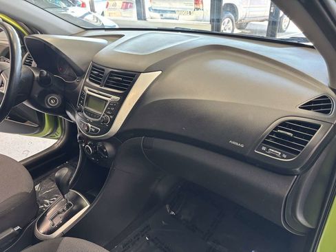 Used 2012 Hyundai Accent GS image 15