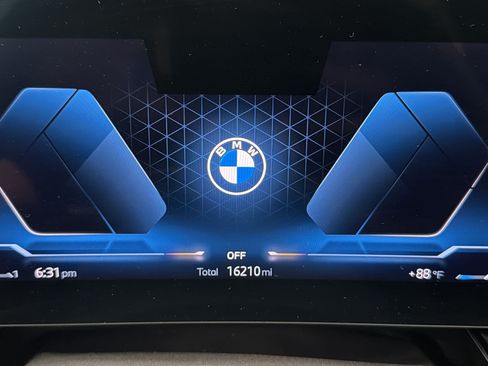 Used 2025 BMW X1 xDrive28i AWD/4WD image 18