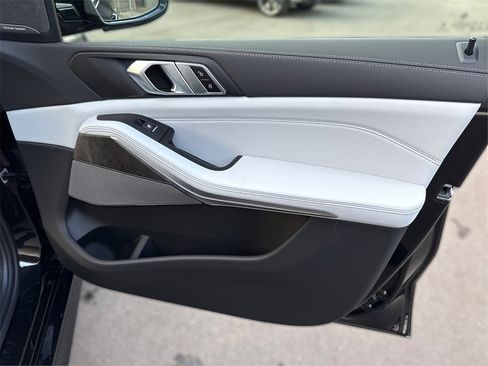 New 2026 BMW X5 sDrive40i w/ M Sport Package image 27