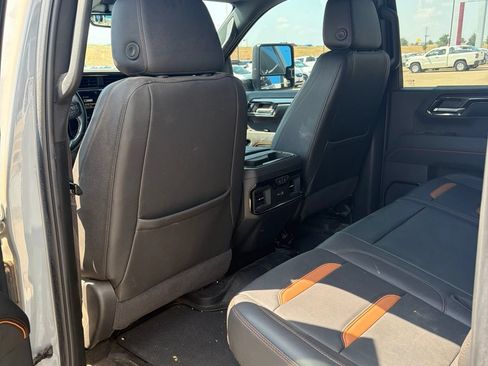 Used 2024 GMC Sierra 2500 AT4 w/ AT4 Premium Plus Package AWD/4WD image 15