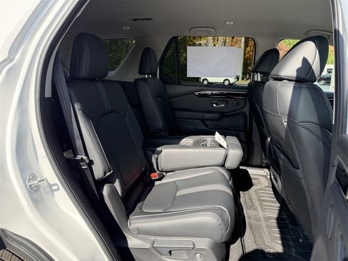 New 2025 Honda Pilot EX-L image 17